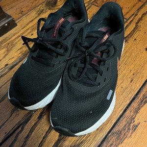 Nike womens tennis shoes